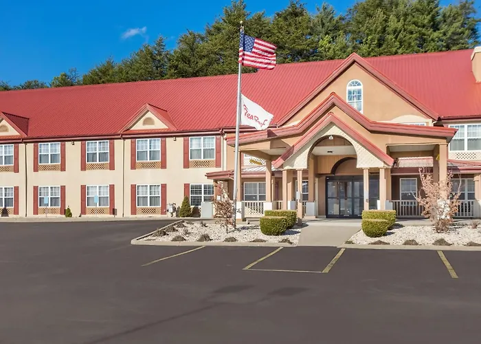 Red Roof Inn & Suites